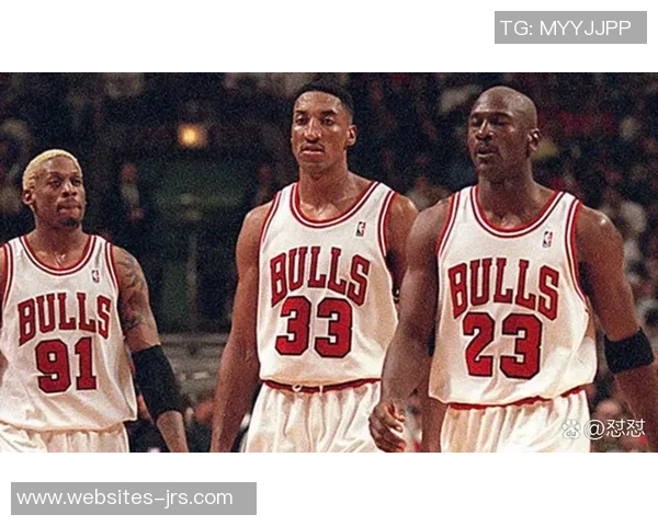 奥拉朱旺与乔丹的常规赛对决历史回顾与精彩瞬间分析 奥拉朱旺与乔丹的常规赛对决历史回顾与精彩瞬间分析