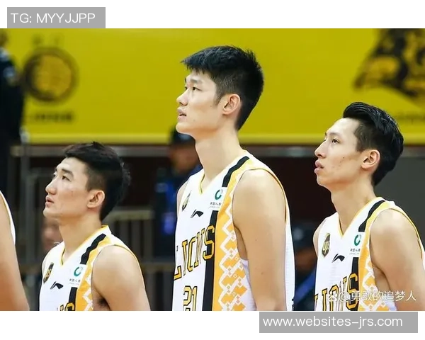 孙铭徽的篮球之路：从青涩少年到国家队核心的成长历程与奋斗故事